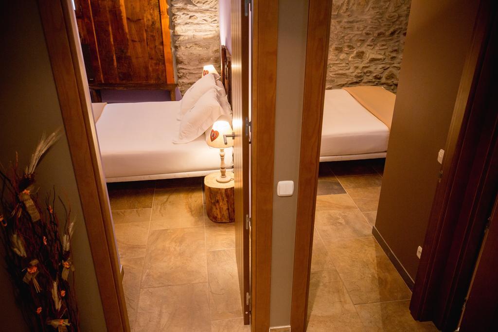 R De Rural - Casa Rural De Les Arnes エンカンプ 部屋 写真