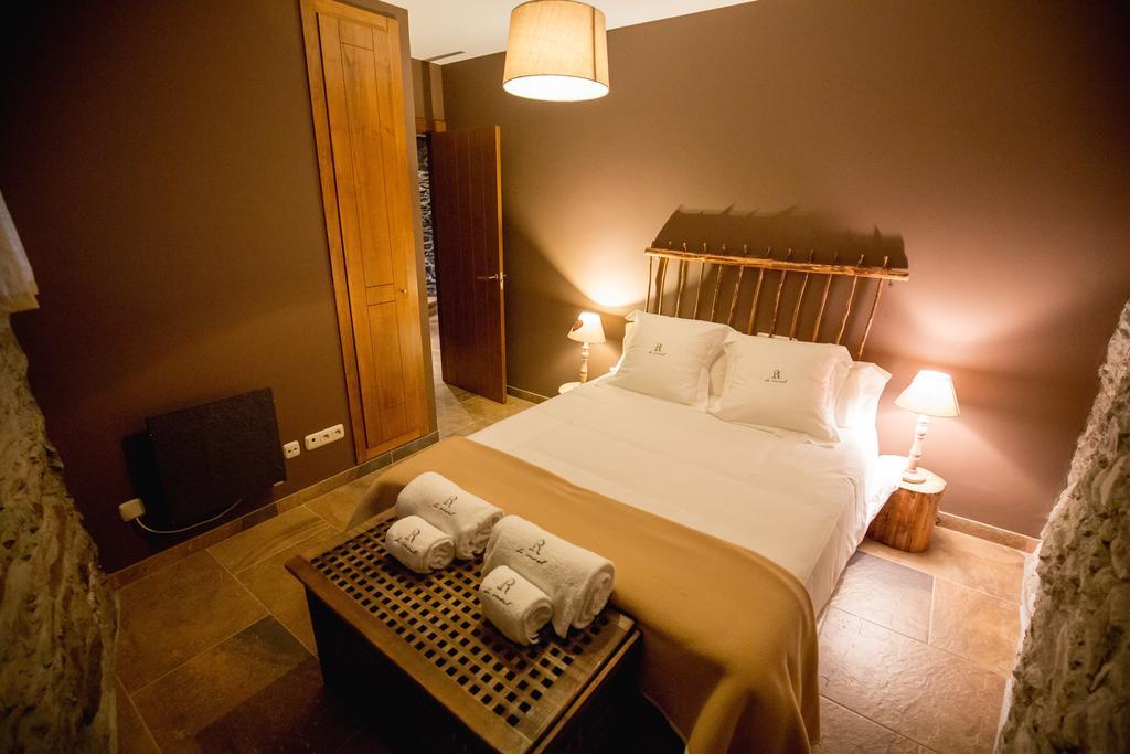 R De Rural - Casa Rural De Les Arnes エンカンプ 部屋 写真