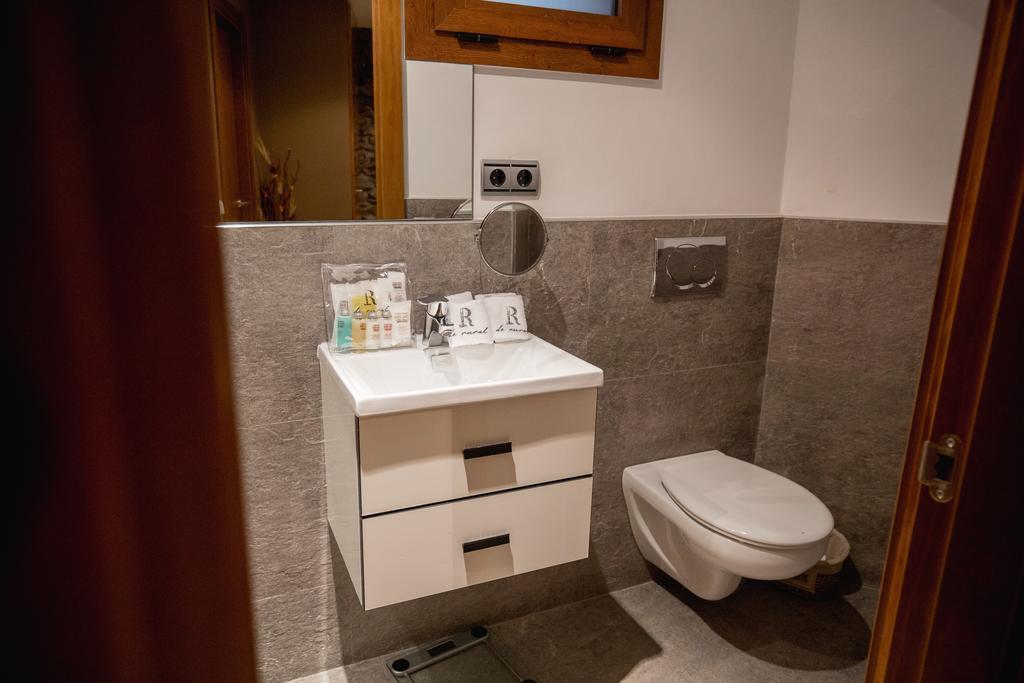 R De Rural - Casa Rural De Les Arnes エンカンプ 部屋 写真